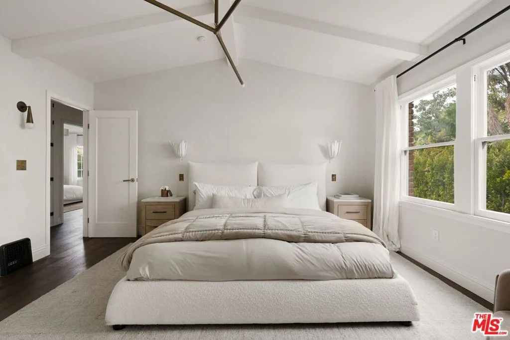 4730 Angeles Vista Boulevard, View Park, California 90043 home-pic-17